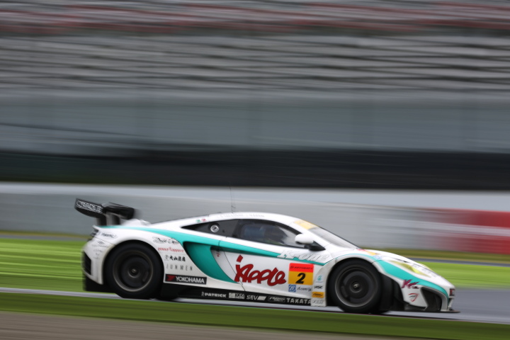公式テスト鈴鹿: 高橋一穂／加藤寛規／濱口弘組（GT300:シンティアム・アップル・MP4-12C）