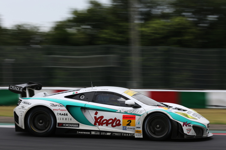 公式テスト鈴鹿: 高橋一穂／加藤寛規／濱口弘組（GT300:シンティアム・アップル・MP4-12C）