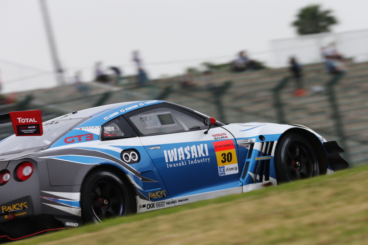 公式テスト鈴鹿: 岩崎祐貴／影山正美／東 徹次郎組（GT300:IWASAKI apr GT-R）