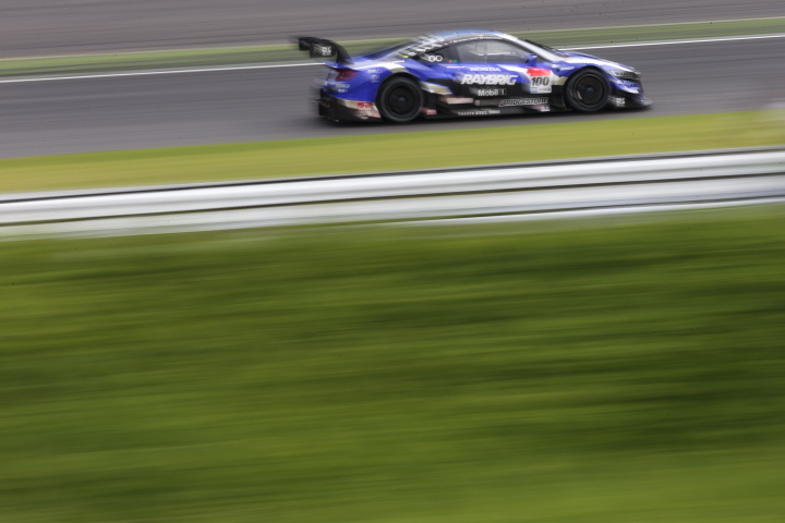 公式テスト鈴鹿: 小暮卓史／武藤英紀組（GT500:RAYBRIG NSX CONCEPT-GT）