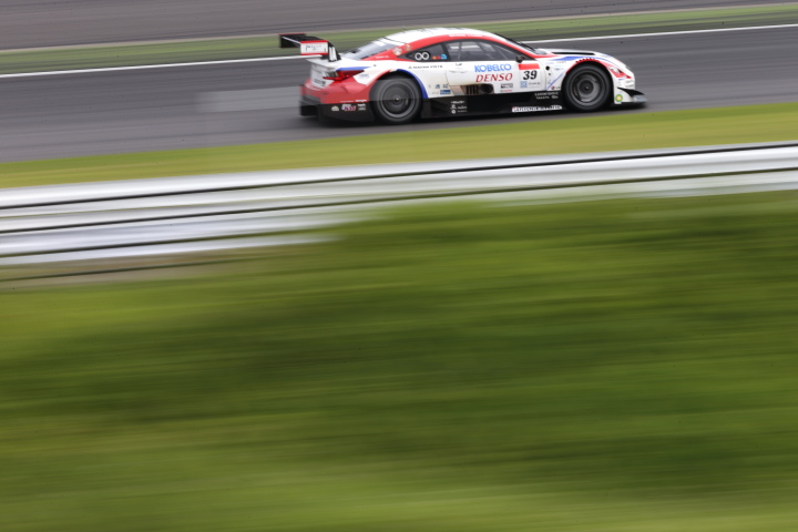 公式テスト鈴鹿: 石浦宏明／オリバー・ジャービス組（GT500:DENSO KOBELCO SARD RC F）