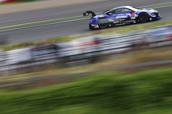 公式テスト鈴鹿: 小暮卓史／武藤英紀組（GT500:RAYBRIG NSX CONCEPT-GT）