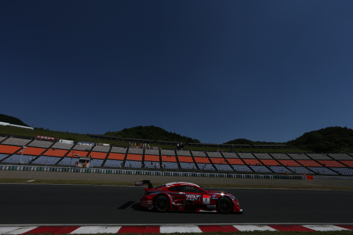 公式練習: 立川祐路／平手晃平組（GT500:ZENT CERUMO RC F）