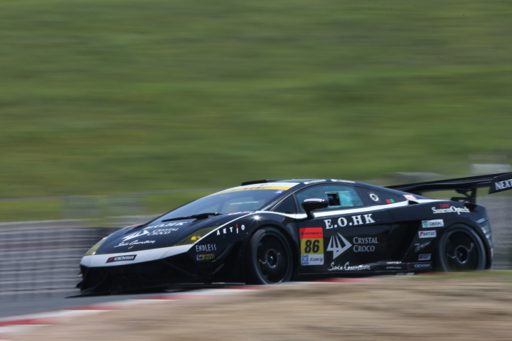 公式練習: 細川慎弥／山西康司組（GT300:クリスタルクロコ ランボルギーニ GT3）