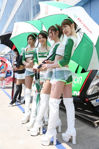 ピットウォーク: レースクイーン