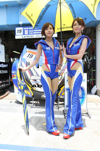 ピットウォーク: レースクイーン