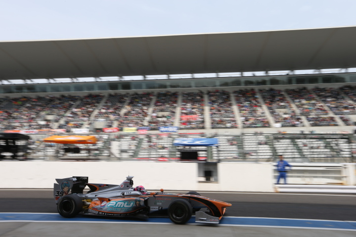 ノックアウト予選: 国本雄資（P.MU/CERUMO・INGING SF14）