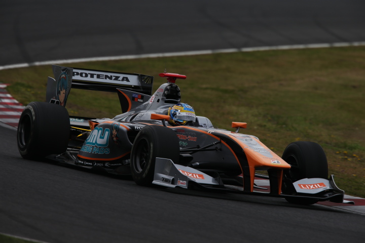 フリー走行2回目: 石浦宏明（P.MU/CERUMO・INGING SF14）