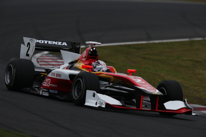 フリー走行2回目: 中山友貴（TEAM 無限 SF14）