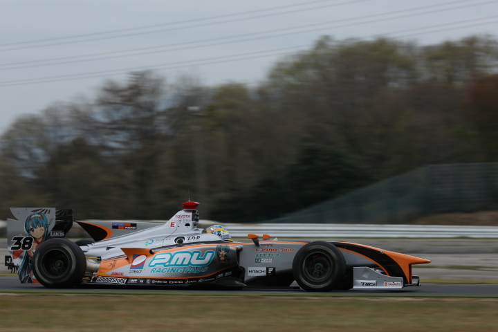 フリー走行2回目: 石浦宏明（P.MU/CERUMO・INGING SF14）