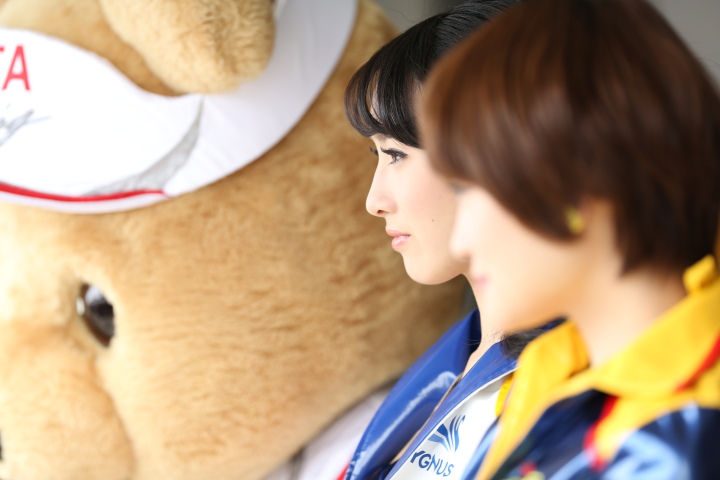 ピットウォーク: レースクイーン