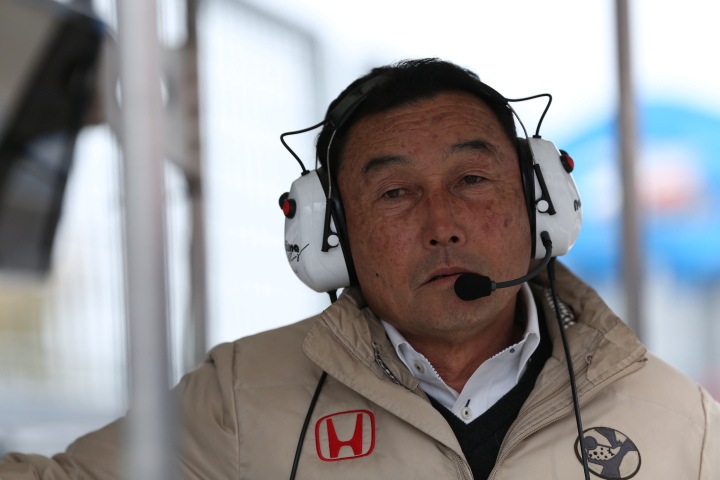 ピットウォーク: 中嶋悟監督（NAKAJIMA RACING）