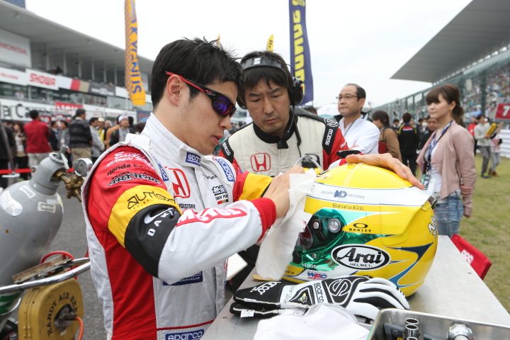 スターティンググリッド: 山本尚貴（TEAM 無限 SF14）