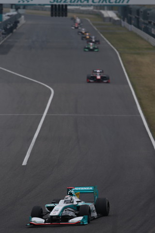 決勝レース: アンドレ・ロッテラー（PETRONAS TOM’S SF14）