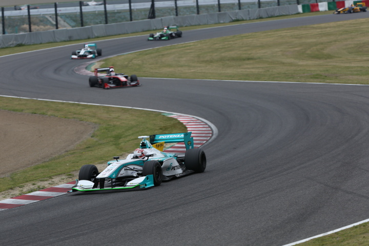 決勝レース: 中嶋一貴（PETRONAS TOM’S SF14）