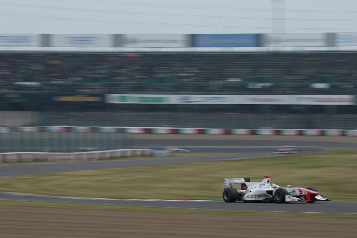 決勝レース: 野尻智紀（DOCOMO DANDELION M40T SF14）