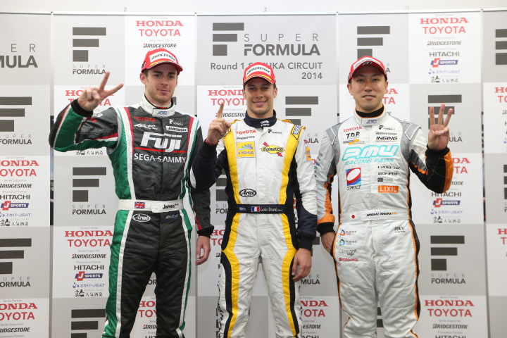 決勝レース: 記者会見後のフォトセッションでトップ3のドライバーたち