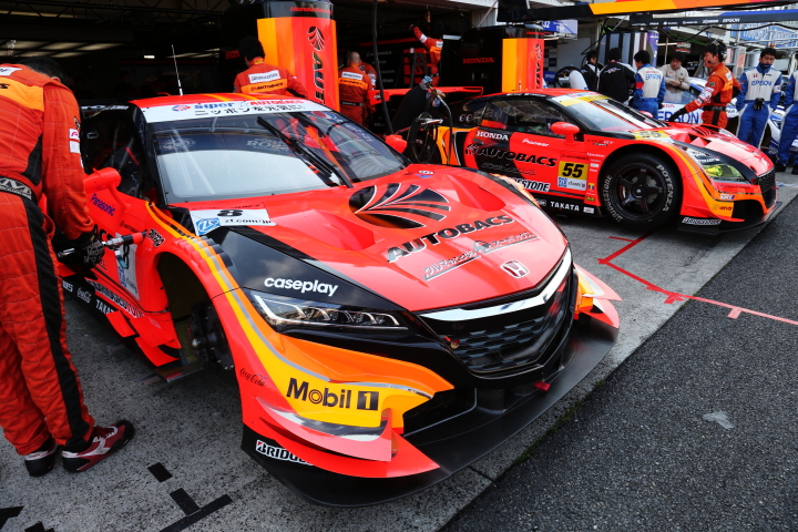 オープンピット: ヴィンタントニオ・リウッツィ／松浦孝亮組（GT500:ARTA NSX CONCEPT-GT）