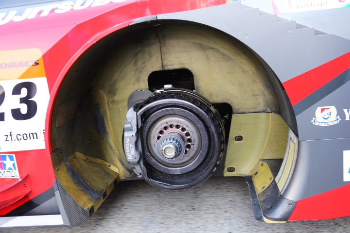 オープンピット: ディスクブレーキ