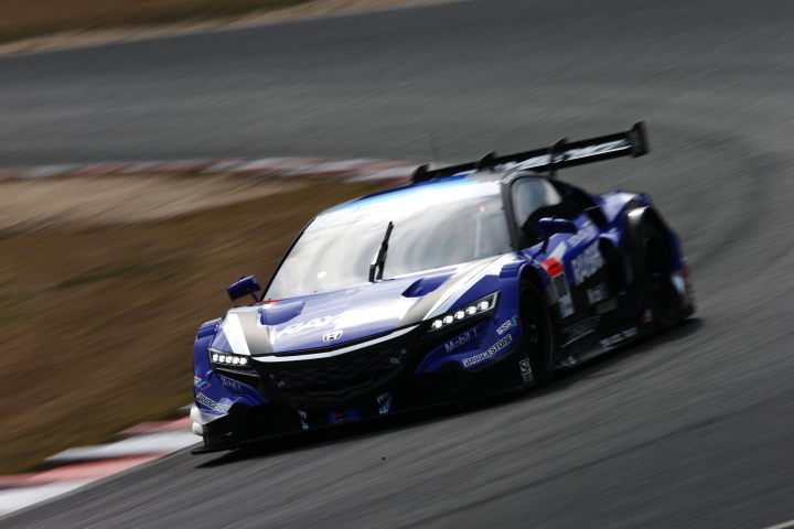 公式練習: 小暮卓史／武藤英紀組（GT500:RAYBRIG NSX CONCEPT-GT）