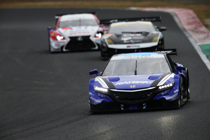 公式練習: 小暮卓史／武藤英紀組（GT500:RAYBRIG NSX CONCEPT-GT）