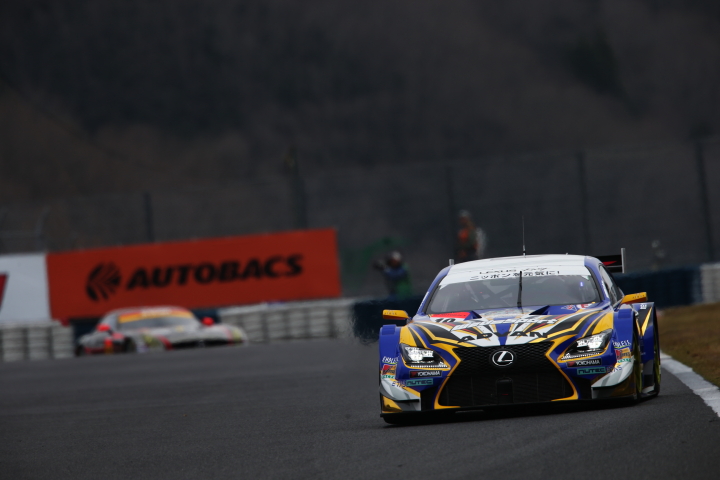 公式練習: 脇阪寿一／関口雄飛組（GT500:WedsSport ADVAN RC F）