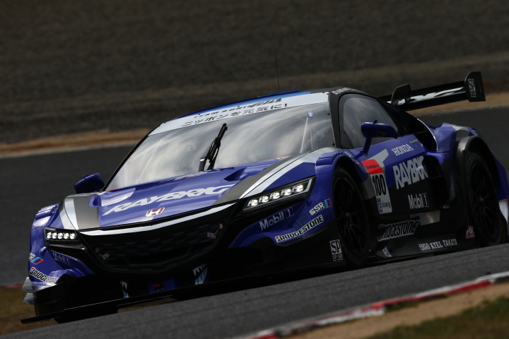 公式練習: 小暮卓史／武藤英紀組（GT500:RAYBRIG NSX CONCEPT-GT）