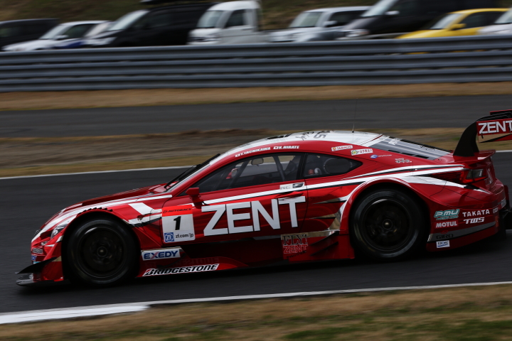 公式練習: 立川祐路／平手晃平組（GT500:ZENT CERUMO RC F）