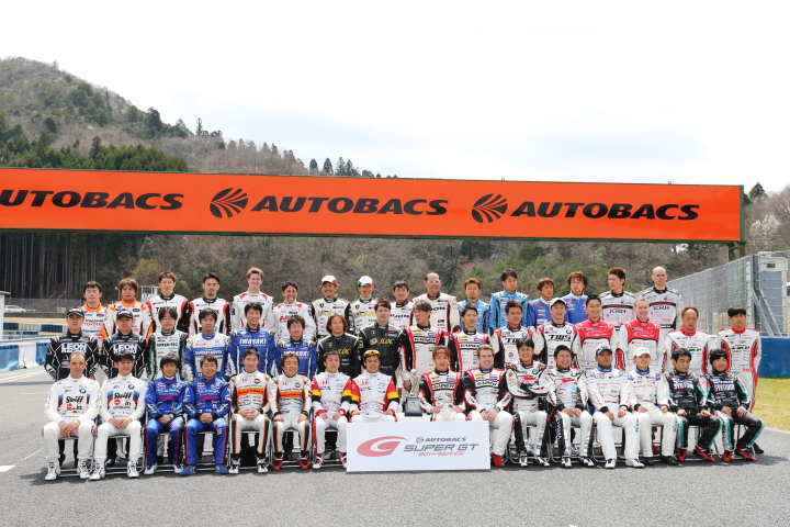 GT300ドライバー集合写真