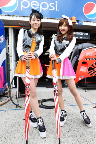 ピットウォーク: レースクイーン