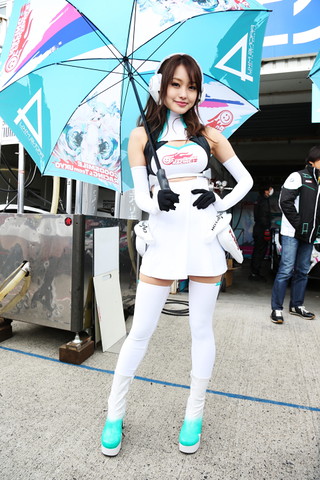 ピットウォーク: レースクイーン