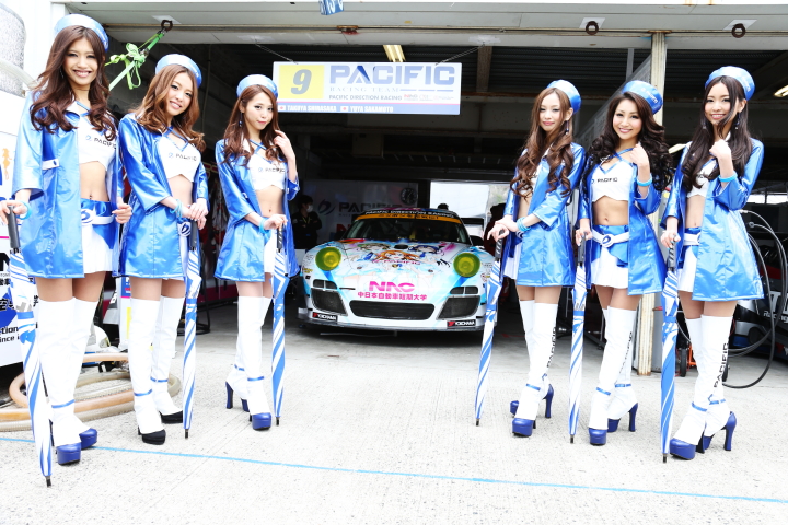 ピットウォーク: レースクイーン