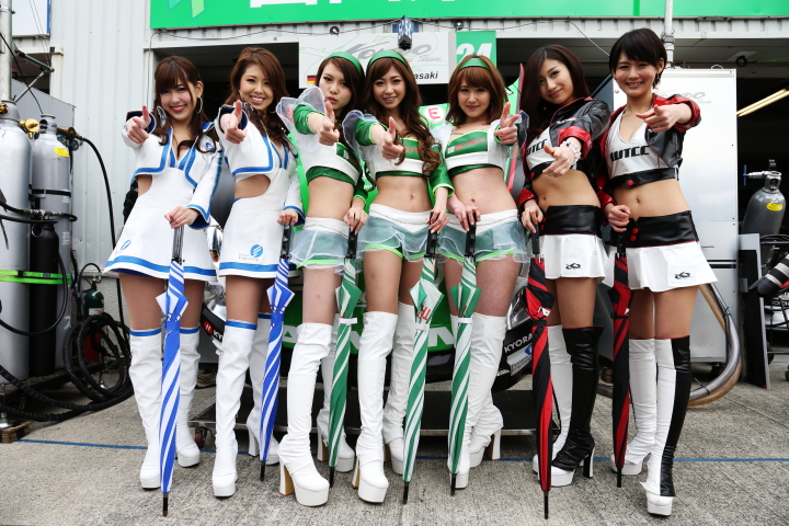 ピットウォーク: レースクイーン