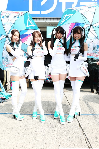 ピットウォーク: レースクイーン