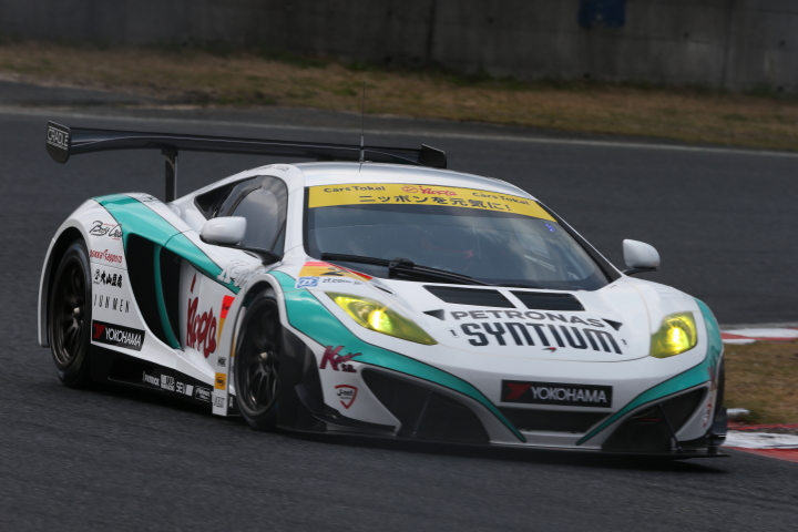 ノックアウト予選: 高橋一穂／加藤寛規組（GT300:シンティアム・アップル・MP4-12C）