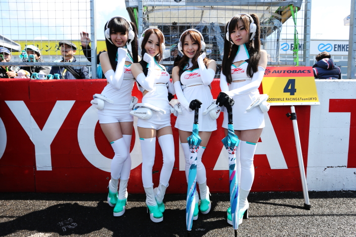 ピットウォーク: レースクイーン