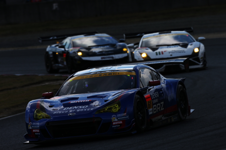 決勝レース: 佐々木孝太／井口卓人組（GT300:SUBARU BRZ R&D SPORT）