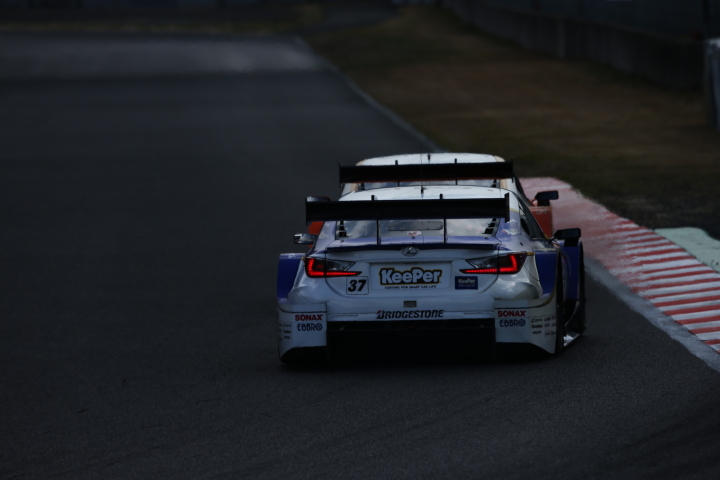 決勝レース: 伊藤大輔／アンドレア・カルダレッリ組（GT500:KeePer TOM'S RC F）