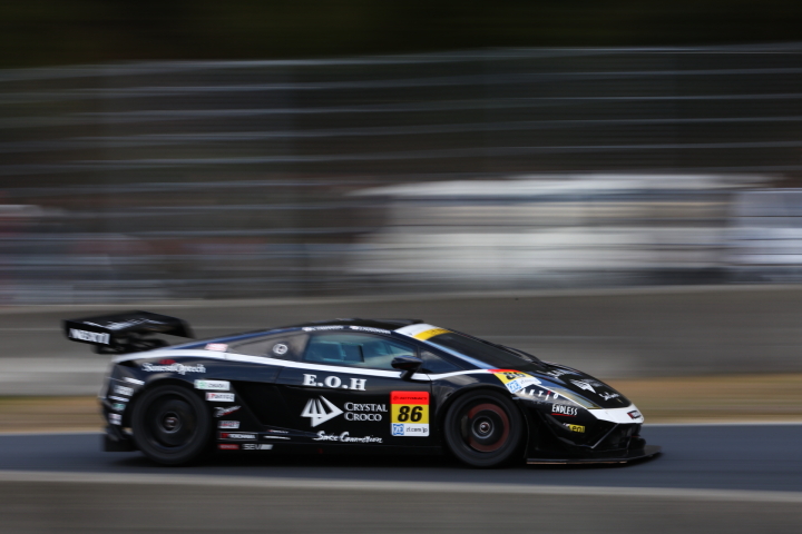 決勝レース: 細川慎弥／山西康司組（GT300:クリスタルクロコ ランボルギーニ GT3）
