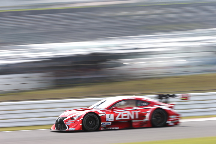 フリー走行: 立川祐路／平手晃平組（GT500:ZENT CERUMO RC F）