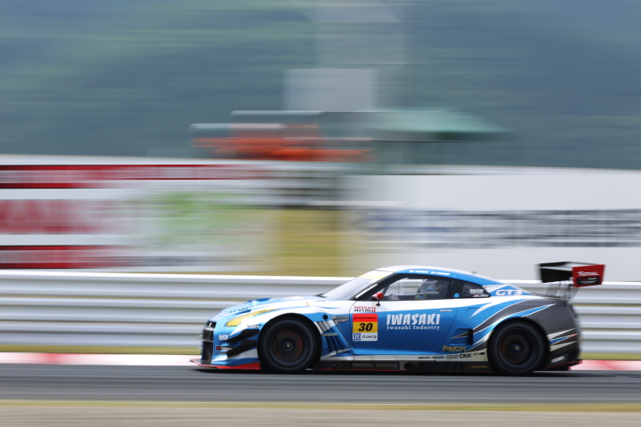 サーキットサファリ: 岩崎祐貴／影山正美組（GT300:IWASAKI apr GT-R）