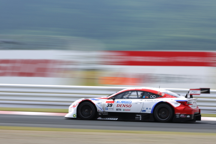 サーキットサファリ: 石浦宏明／オリバー・ジャービス組（GT500:DENSO KOBELCO SARD RC F）