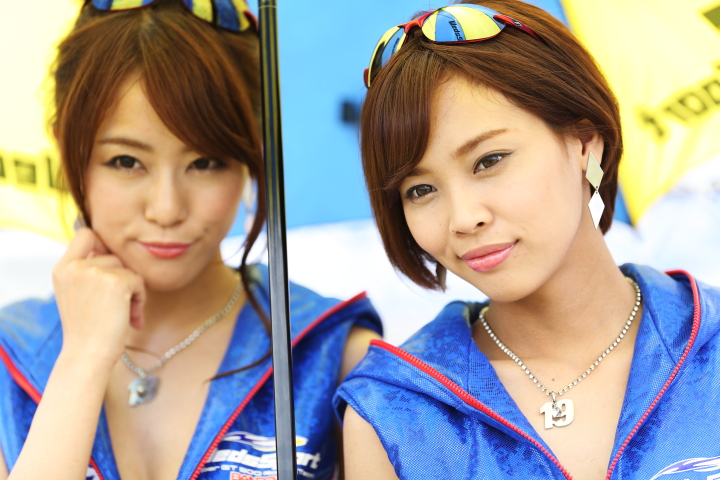 ピットウォーク: レースクイーン