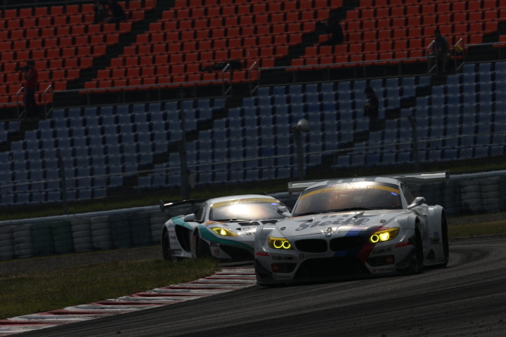 決勝レース: 荒聖治（GT300:Studie BMW Z4）