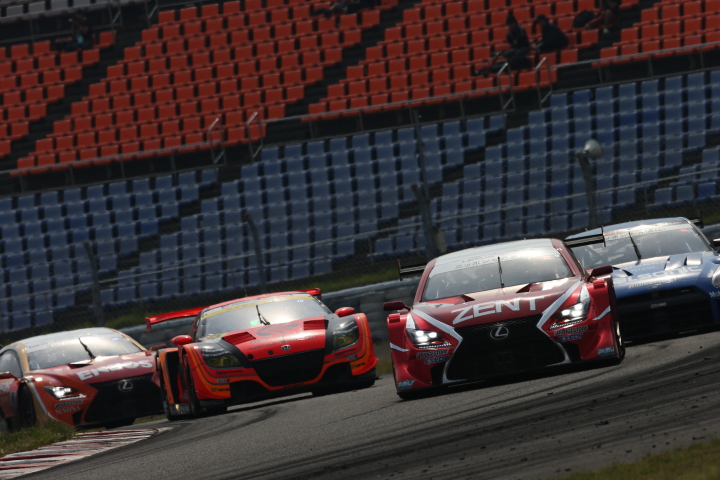 決勝レース: 立川祐路（GT500:ZENT CERUMO RC F）