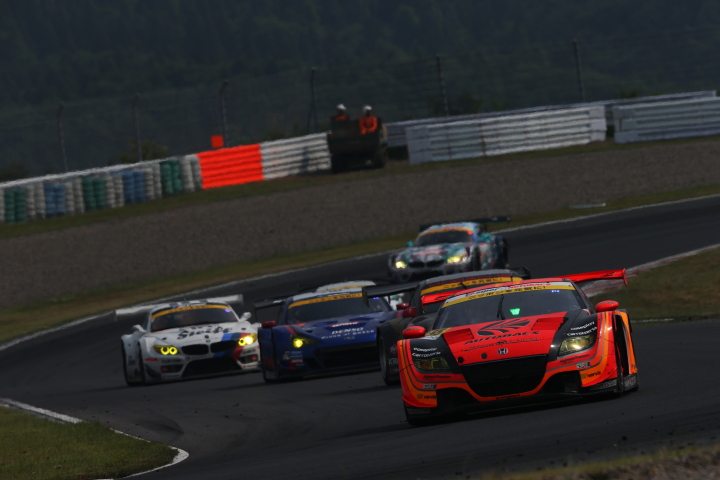 決勝レース: 小林崇志（GT300:ARTA CR-Z GT）