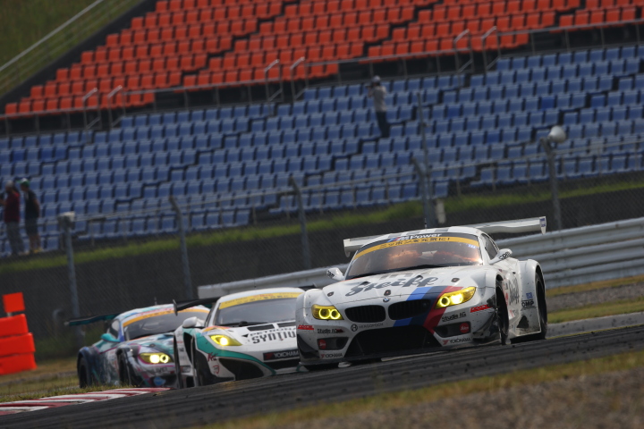 決勝レース: 荒聖治（GT300:Studie BMW Z4）