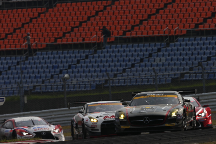 決勝レース: 平中克幸（GT300:GAINER DIXCEL SLS）
