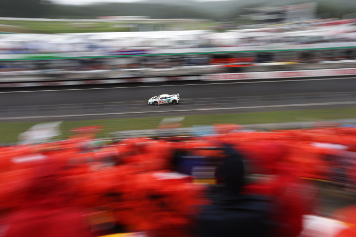 決勝レース: 加藤寛規（GT300:シンティアム・アップル・MP4-12C）