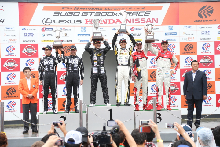 決勝レース: GT300クラスの暫定表彰式